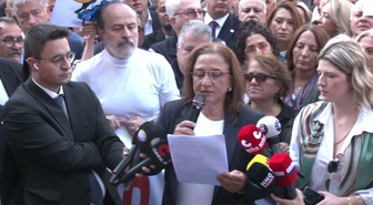 Basın örgütleri Ankara'da sansüre karşı yürüdü, polisle kısa süreli arbede çıktı
