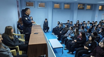 Bilecik Pazaryeri'nde 450 öğrenci ve öğretmene güvenlik semineri verildi