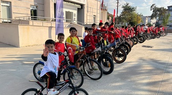 Cumhuriyet'in 103. yıl dönümü için Bilecik Pazaryeri'nde bisiklet turu düzenlendi