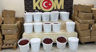 İzmir Bornova'da 1,7 ton nargile melası ele geçirilen operasyonda şüpheli tutuklandı