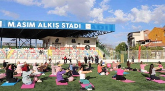 Kütahya'da meme kanseri farkındalığı için pembe pilates etkinliği yapıldı