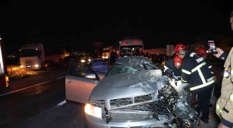Nevşehir-Gülşehir karayolunda tırla çarpışan otomobildeki 2 kişi hayatını kaybetti