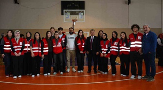 Ordu Ünye'de Mustafa Rakım Anadolu Lisesi kampanyasında 235 ünite kan toplandı