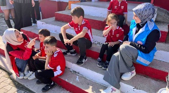 Samsun Canik'te ilkokul bahçesinde çocuklar için pickleball sahası oluşturuldu