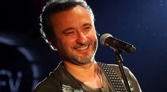 Şarkıcı Nevzat Doğansoy, Başakşehir'deki hastanede 57 yaşında hayatını kaybetti