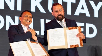 Türkiye-Endonezya ortak yapımı Kızıl Baharat filmi için Jakarta'da imza atıldı