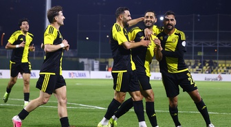Aliağa FK, 68 Aksaray Belediyespor'u 2-1 yenip 5'inci galibiyetle zirveye oturdu
