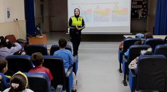 Bilecik'te Atatürk İlkokulunda 90 öğrenciye trafik güvenliği eğitimi verildi