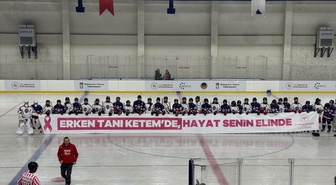 Buz Hokeyi Kadınlar Süper Ligi'nde 'pembe pak'la meme kanserinde erken tanıya dikkat çekildi