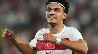 Can Uzun'a şok! Kendi teknik direktörü canlı yayında gözünün yaşına bakmadı