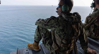 CENTCOM Komutanı, Hürmüz Boğazı'nda son 6 ayda 3 binden fazla gemi geçtiğini açıkladı
