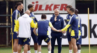 Derbi öncesi Fenerbahçe'de 2 eksik! Mert Müldür dönüyor, İsmail Kartal'ın muhtemel 11'i belli oldu
