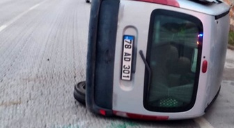 Karabük Eskipazar'da iki otomobilin karıştığı kazada 1 kişi yaralandı