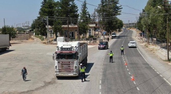 Kilis'te jandarma dronla trafik denetimi yaptı, ağır tonajlı araçlar da denetlendi