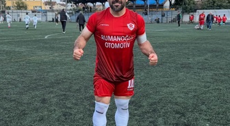 Ordu'da amatör futbolcu Osman Ismak, attığı golün ardından peş peşe 11 takla attı! Gol sevinci sosyal medyada ilgi gördü
