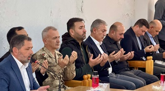 Mardin Valisi Akkoyun, Nusaybin'de 4'ü çocuk 6 kişinin ölümü üzerine taziyeye gitti