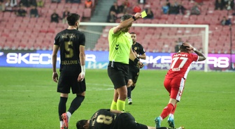 Samsunspor, Amed'e 2-1 yenildiği maçta hakem kararları için TFF'ye çağrı yaptı