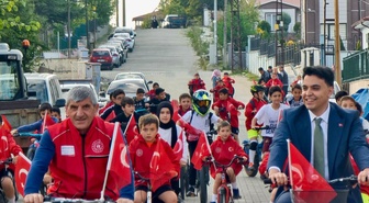 Bilecik Pazaryeri'nde Cumhuriyet'in 103. yılı için bisiklet turu yapıldı