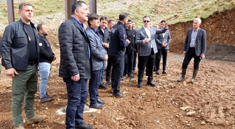Bitlis'te iki mahalleyi çığdan koruyacak 1270 metrelik kar perdesi inşa ediliyor