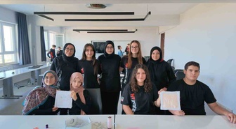 Denizli'de öğrenciler geleneksel meslekleri uygulama setleriyle yaşatıyor