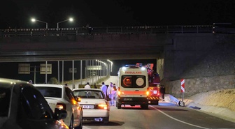 Karaman'da üst geçitte intihara kalkışan genç jandarma tarafından kurtarıldı