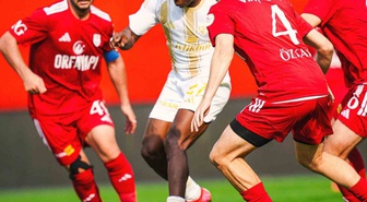 Kayserispor son 2 lig maçında 4 puan kaybederek liderliği Bursaspor'a kaptırdı
