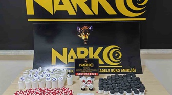 Manisa Turgutlu'da uyuşturucu operasyonunda bin 635 sentetik ecza hapı ele geçirildi