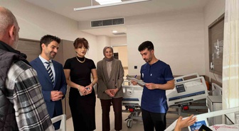 Mengücek Gazi EAH'te Hasta Hakları Günü'nde ziyaret ve broşür dağıtımı yapıldı
