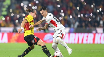Süper Lig'de Göztepe, Arca Çorum FK karşısında ilk yarıyı 2-0 önde tamamladı