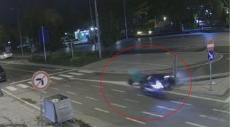 Tekirdağ Çorlu'da iki motosiklet çarpıştı, 3 kişi yaralandı, anlar kameraya yansıdı