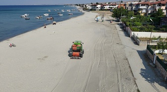 Tekirdağ sahillerinde yaz boyunca 210 ton deniz çöpü ve 13 bin 860 ton yosun toplandı