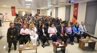 Adana'da meme kanseri etkinliğinde Türkiye'de yılda 26 bin tanıya dikkat çekildi