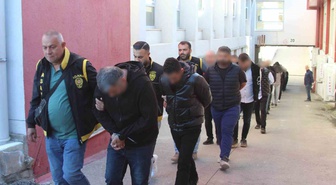 Aynı otomobili 7 kurgu kazada kullandılar! Sigorta şirketlerini dolandıran şebekeye 58 tutuklama