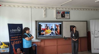 Adana Sarıçam'da köy okulu öğrencilerine lösemi farkındalık semineri verildi