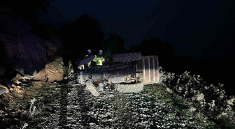 Bilecik Alpagut köyünde traktör devrildi, altında kalan sürücü kurtarılamadı