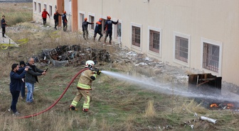 Bingöl'de 200 personelle Yedisu'da 7,8'lik deprem senaryosu tatbik edildi