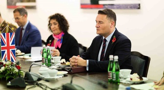 İngiltere Savunma Bakanı Streeting, Polonya ile 3 yıllık savunma anlaşması imzaladı