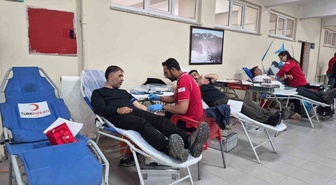 Sarıkamış MYO ve Turizm Fakültesi öğrencileri Kızılay'a kan bağışında bulundu