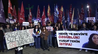 TİP, pankart astıkları gerekçesiyle tutuklanan 2 öğrenci için Beşiktaş'ta toplandı