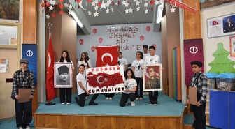 Anadolu Üniversitesi İÇEM'de Cumhuriyet'in 103. yılı gösterilerle kutlandı
