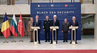 Bulgaristan, Romanya ve Türkiye savunma bakanları Sofya'da Karadeniz saldırılarını kınadı