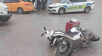 Çorum Alaca'da minibüsle çarpışan motosikletin sürücüsü yaralandı
