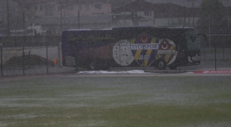 Stadı su bastı, kupa maçı devre arasında ertelendi! Fethiyespor-Eyüpspor maçında ilk yarı 2-1 bitmişti