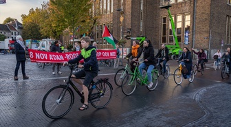 Hollanda'nın Utrecht kentinde Filistin için sessiz protesto 111 haftadır sürüyor