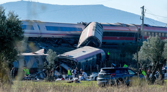 İspanya'nın Toledo bölgesinde iki hızlı tren çarpıştı, can kaybı 64'e yükseldi