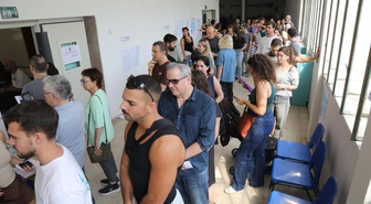 İsrail'de seçime katılım yüzde 77,7 ile son 27 yılın en yüksek düzeyine ulaştı