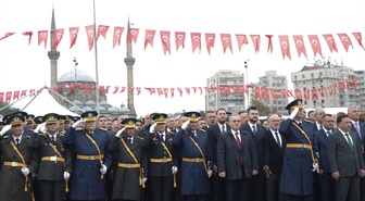 Kayseri ve çevre illerde Cumhuriyet'in 103. yılı dolayısıyla çelenk sunma töreni yapıldı