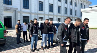 Kocaeli İzmit'te restoranda bakışma tartışması bıçaklı kavgaya dönüştü, 1 kişi öldü
