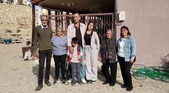 Sivas'ta aracı bozulan Alman gezgini 11 gün evlerinde ağırladılar! Vedada gözyaşlarına hakim olamadı