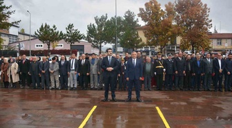 Tomarza'da Cumhuriyet Bayramı'nın 103. yıl dönümü için çelenk sunuldu